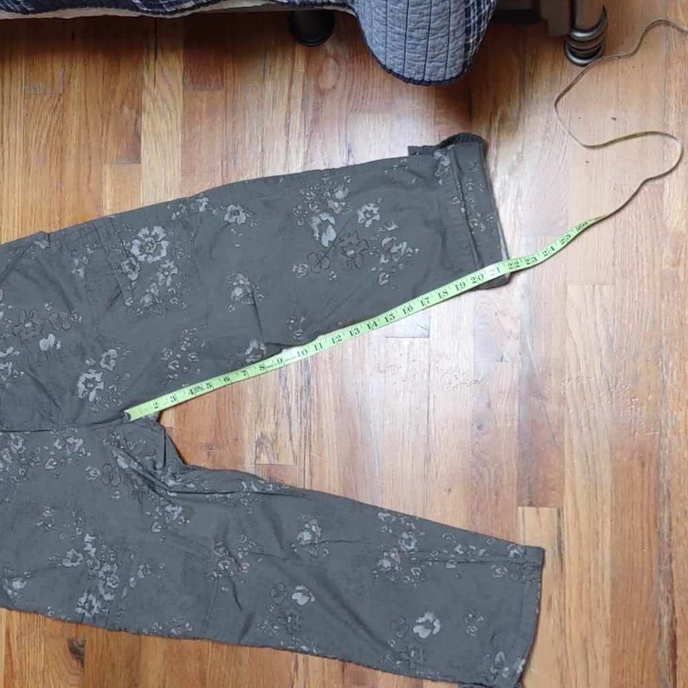 Democracy Floral Khaki Cropped Capris In ladies Size 12 - Picture 14 of 16